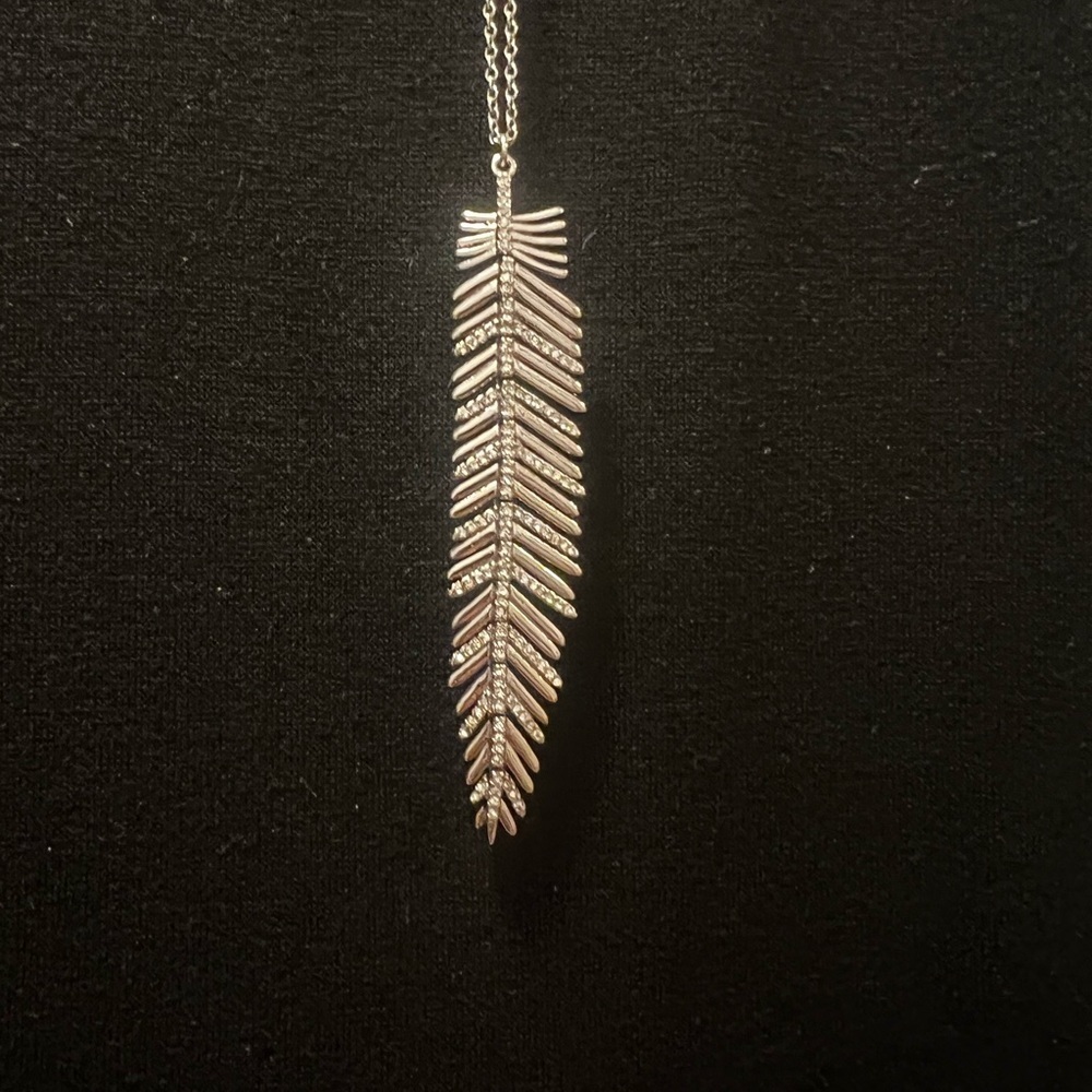 Women’s Necklace Leaf design 16 inches long